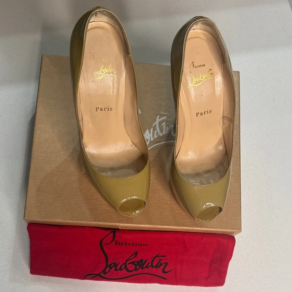 Christian Louboutin Beige Patent Leather Heels - Picture 7 of 8